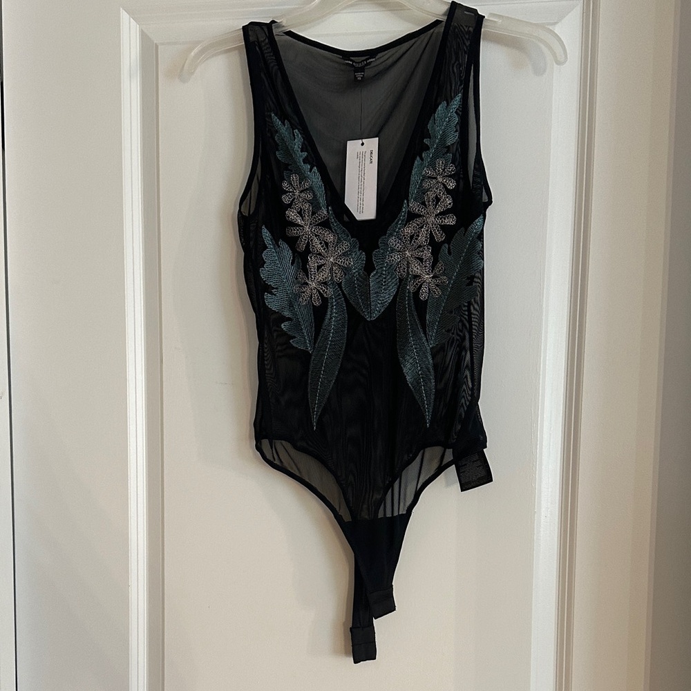 Guess Colleen Embroidered Mesh Bodysuit - XS - New with Tags - Picture 2 of 6